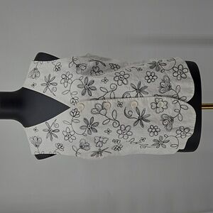 Real Cloths Saks Fifth Avenue Linen White  Black Flowers Button Front Vest SZ L